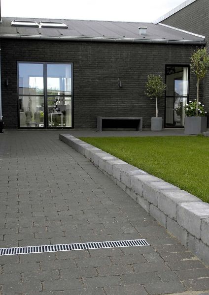 Endevegg tett til ACO Euroline dreneringsrenne