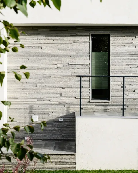 Sålebenk lys Oppdal natur - 17,5 cm i fallende lengder, T: 15-25mm - Minera Skifer