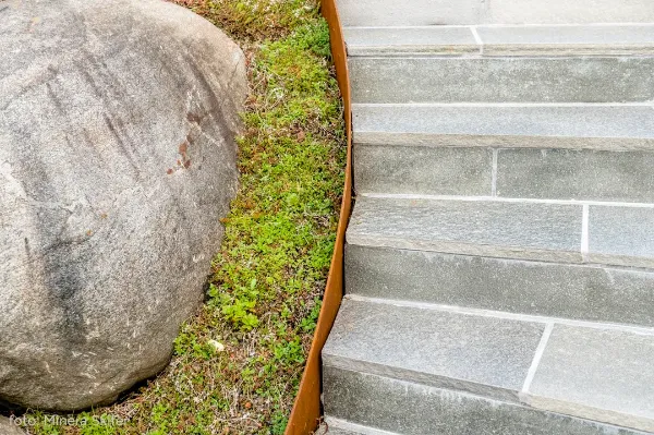 Trinn lys Oppdal natur - 40 cm i fallende lengder, T: 20-30mm - Minera Skifer