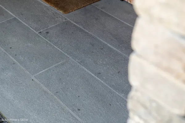 Uteflis Lys Oppdal 40 cm bredde i fallende lengde - 1 - 2 cm